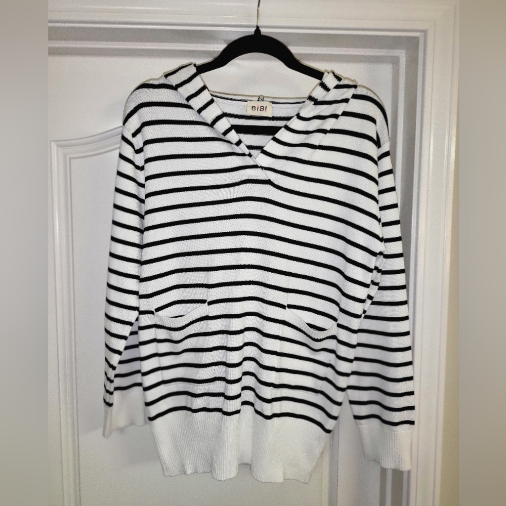 NEW BiiBi Black and White Striped Hoodie Sweater NWOT Size Small